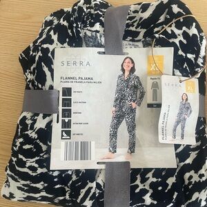 Serra Monochrome Flannel Pajama Set
